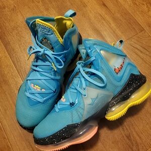 Men's Nike Lebron 19